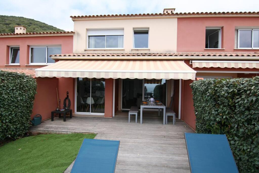 Ajaccio Maison Bord De Mer Dans Residence Avec Piscine 외부 사진